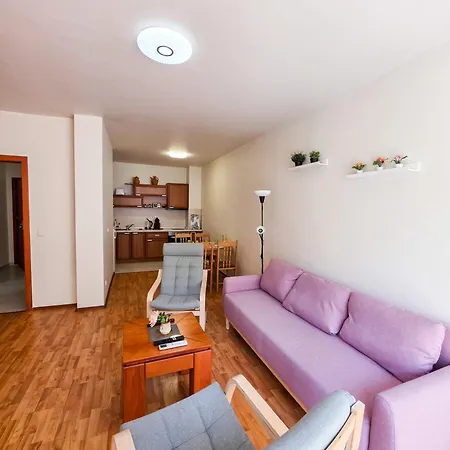 Tranquil In Golden Sands Apartment Warna