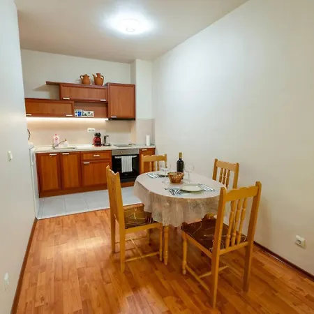 Tranquil In Golden Sands Apartment