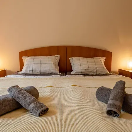 Tranquil In Golden Sands Apartment